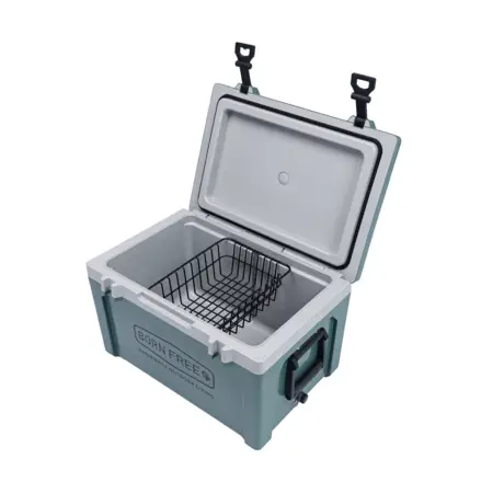 7764-image-3.jpeg 50lt Ice Trek Cooler Box